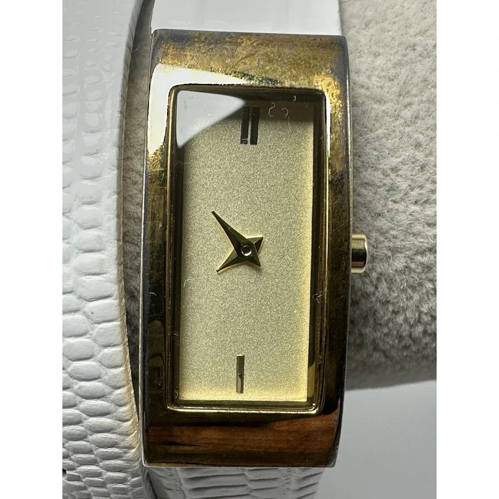 BCBGeneration Ladies Wrap Watch New Battery 17MM White‎ Leather Band S94